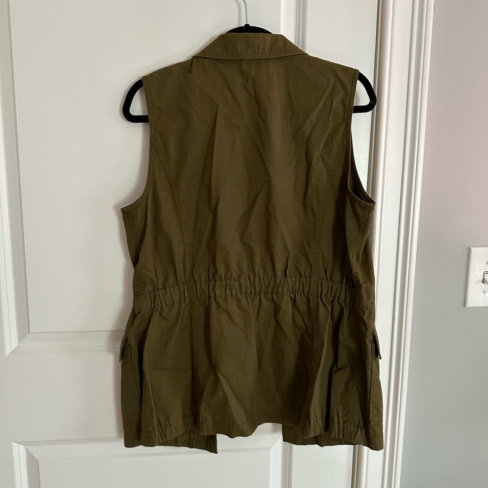 LOFT Utility Vest ✨ - Picture 4 of 4